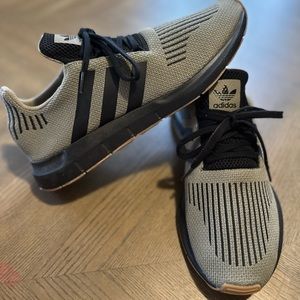 Adidas Swift Run Sz 10